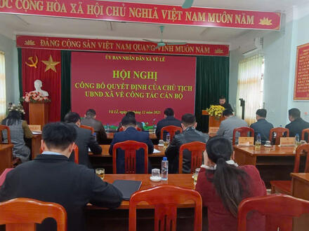 Kinh tế - Chính trị