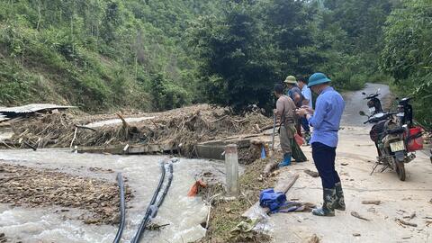 CÔNG TÁC KHẮC PHỤC HẬU QUẢ SAU CƠN BÃO SỐ 11 CỦA UBND XÃ VŨ LỄ