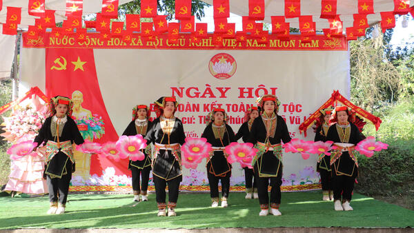 THÔN PHÚC TIẾN TƯNG BỪNG TỔ CHỨC NGÀY HỘI ĐẠI ĐOÀN KẾT TOÀN DÂN TỘC NĂM 2025
